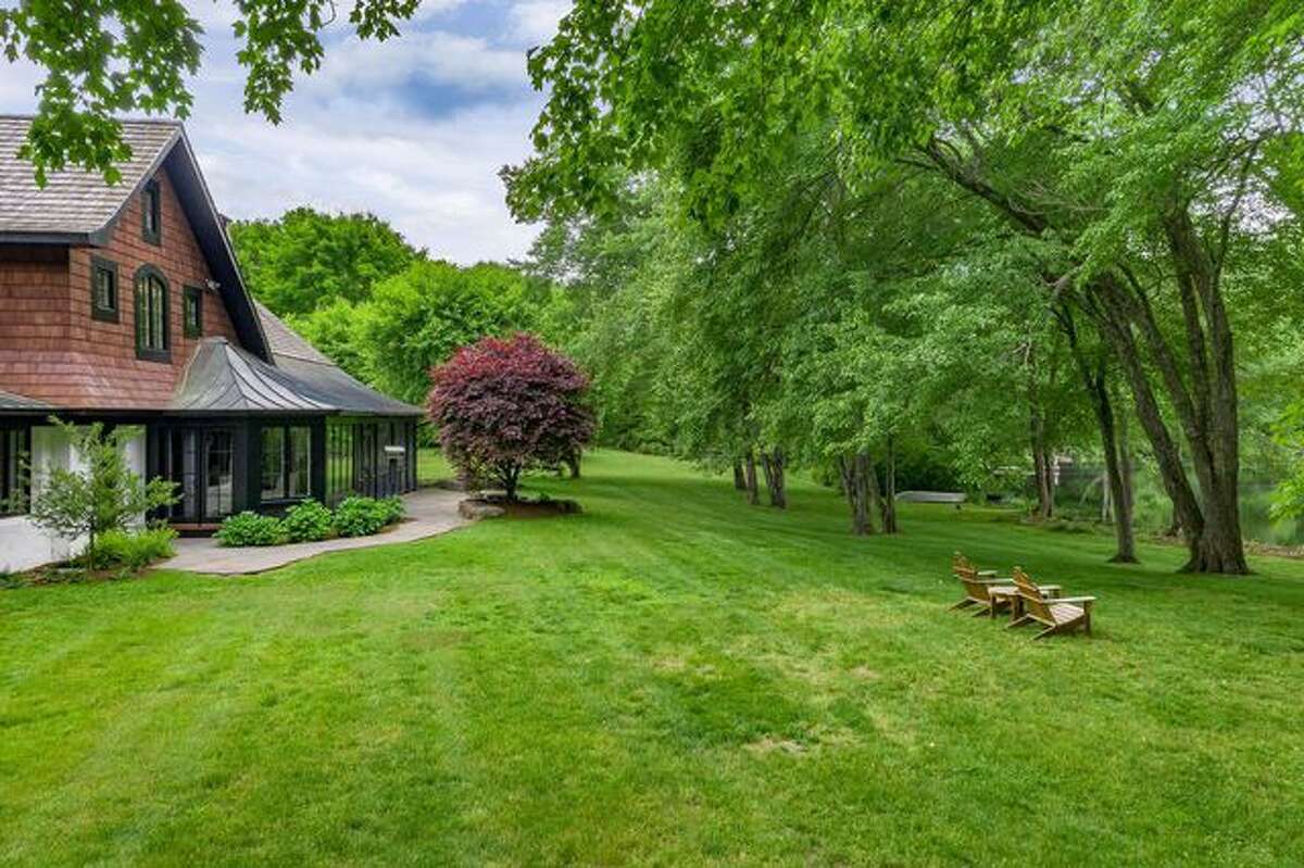 The news anchor is parting ways with this NY country house.