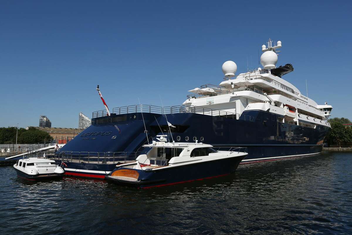 how big is paul allen's yacht
