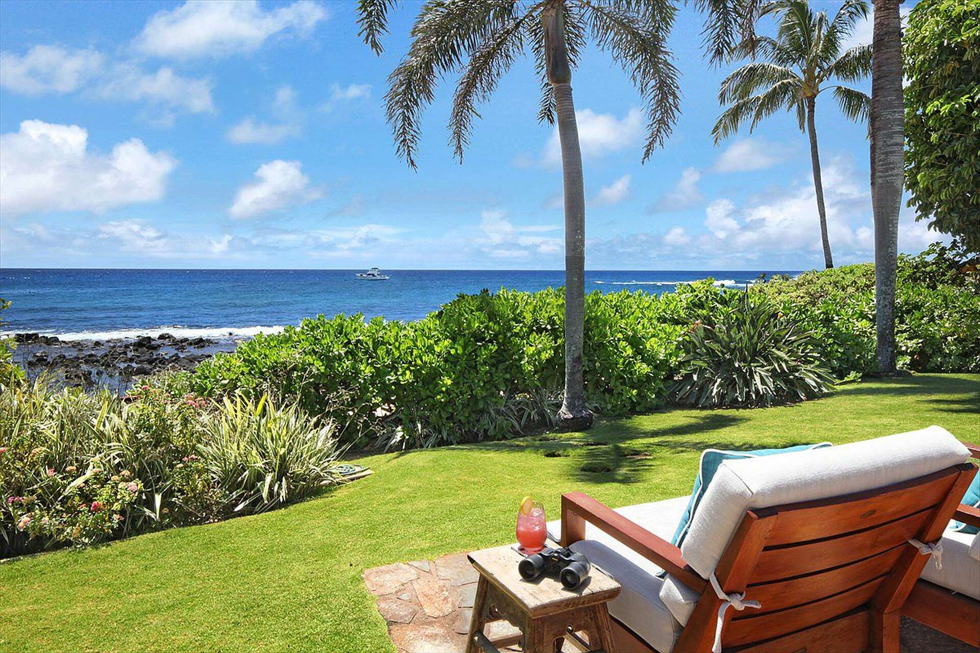 Bay Area family lists beachfront Hawaii home with its own resident ...