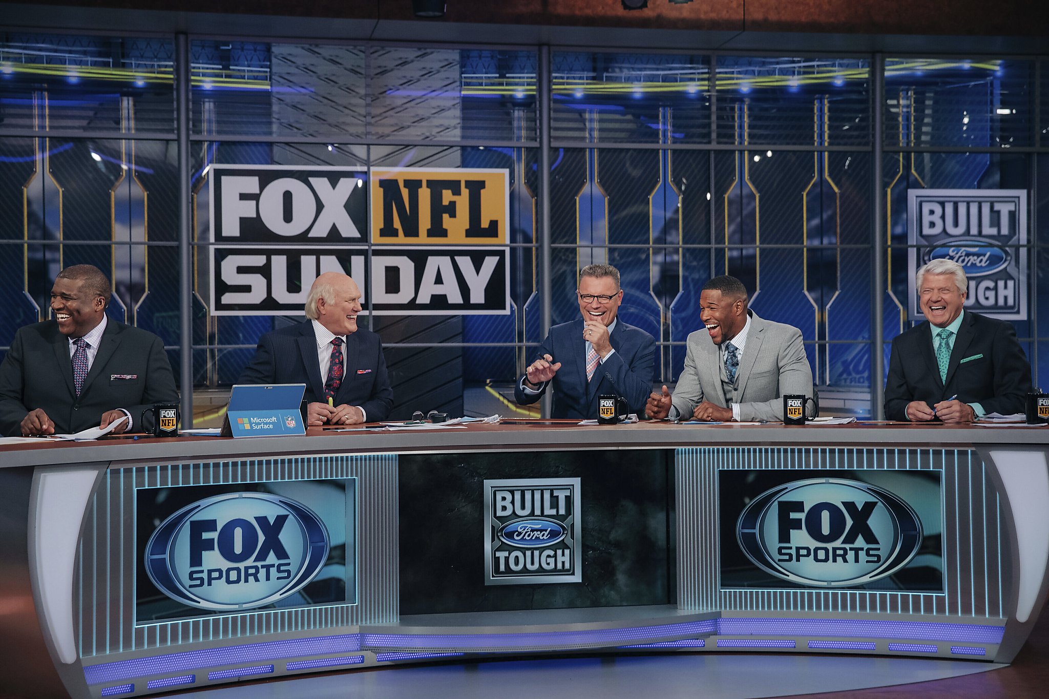 Fox’s pregame show takes place in Hall of Fame