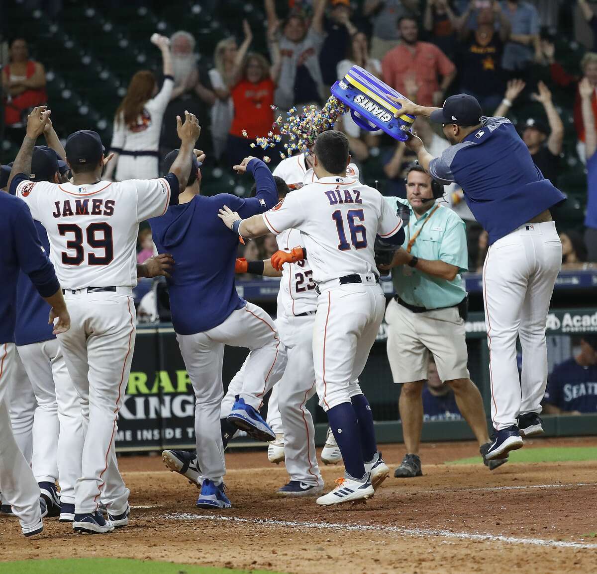 Sept. 5: Astros 11, Mariners 9 (13 innings)