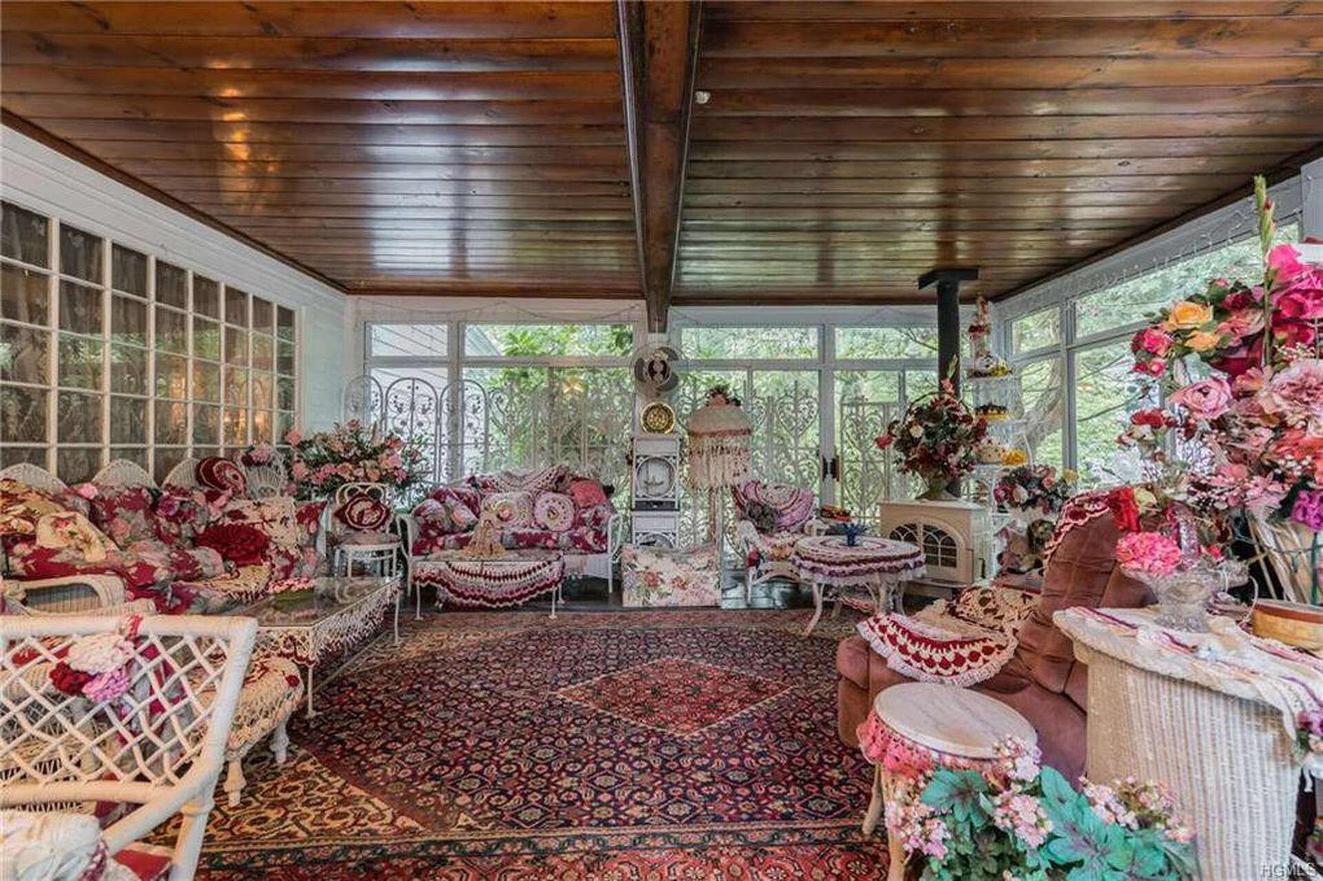 From Liberace-style decor to crazy doll room, home for sale just