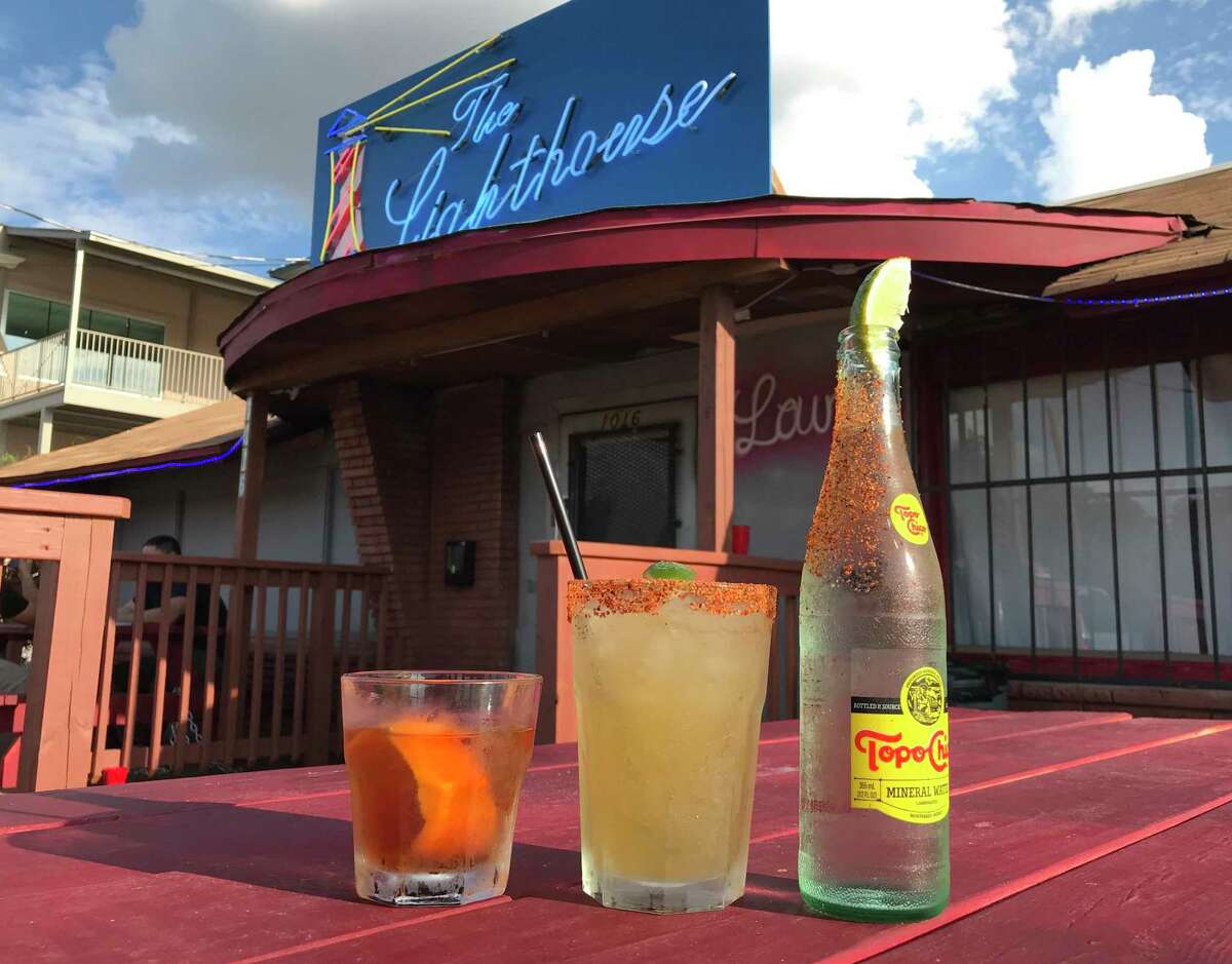 The Lighthouse Lounge hopes to return to its former glory, and give patrons the view of Woodlawn Lake the owner says customers miss. 