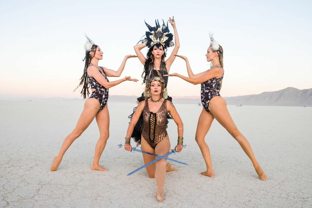 Photographer Shares Incredible Burning Man 2019 Shots It s Hard To 