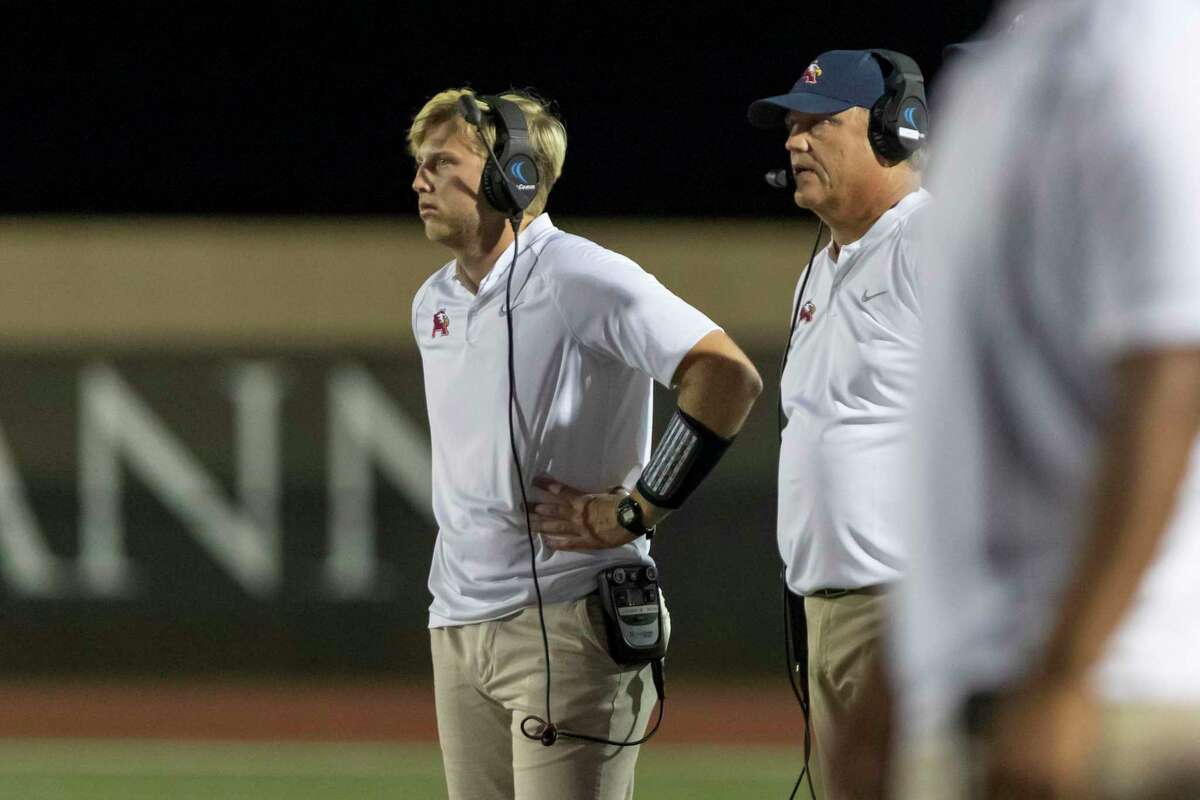 Coach Stump, son bond over football at Atascocita