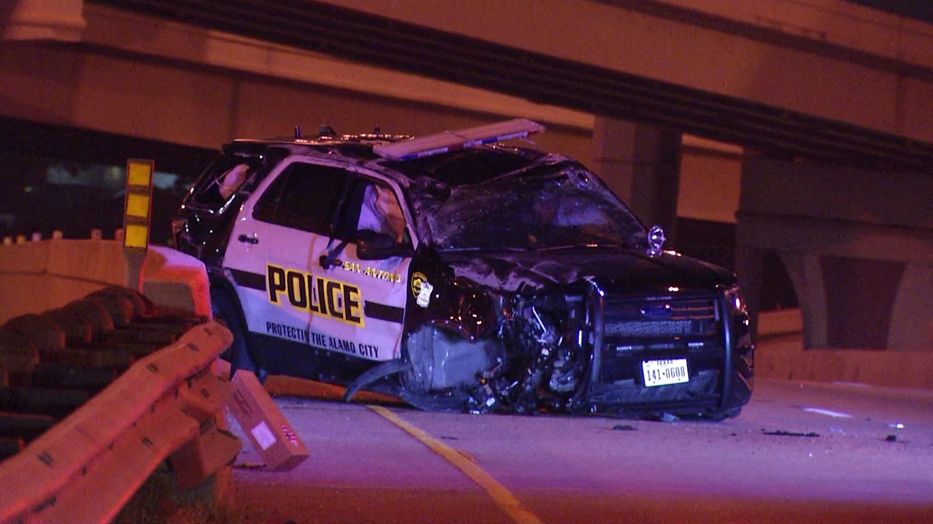 san-antonio-police-officer-in-hospital-after-early-monday-morning-rollover