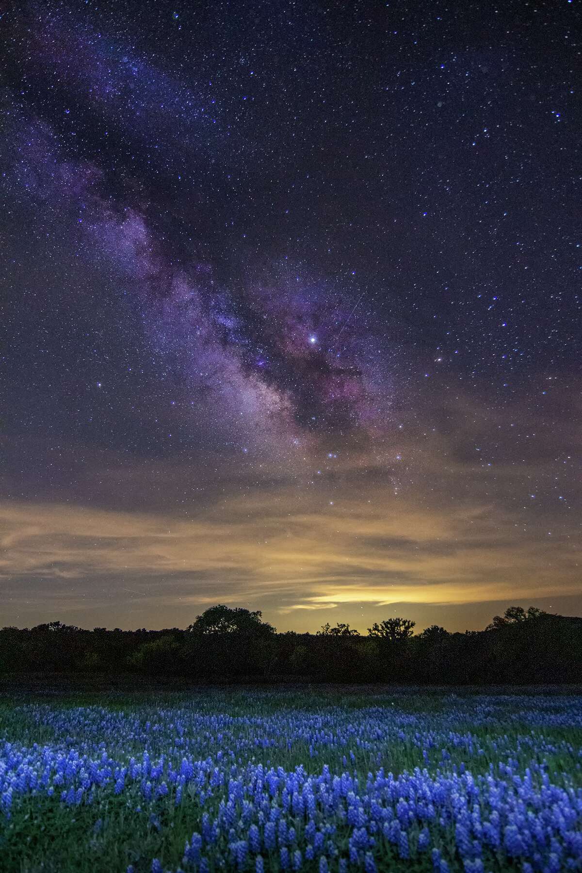 Photographer captures Texas night sky like you've never seen before