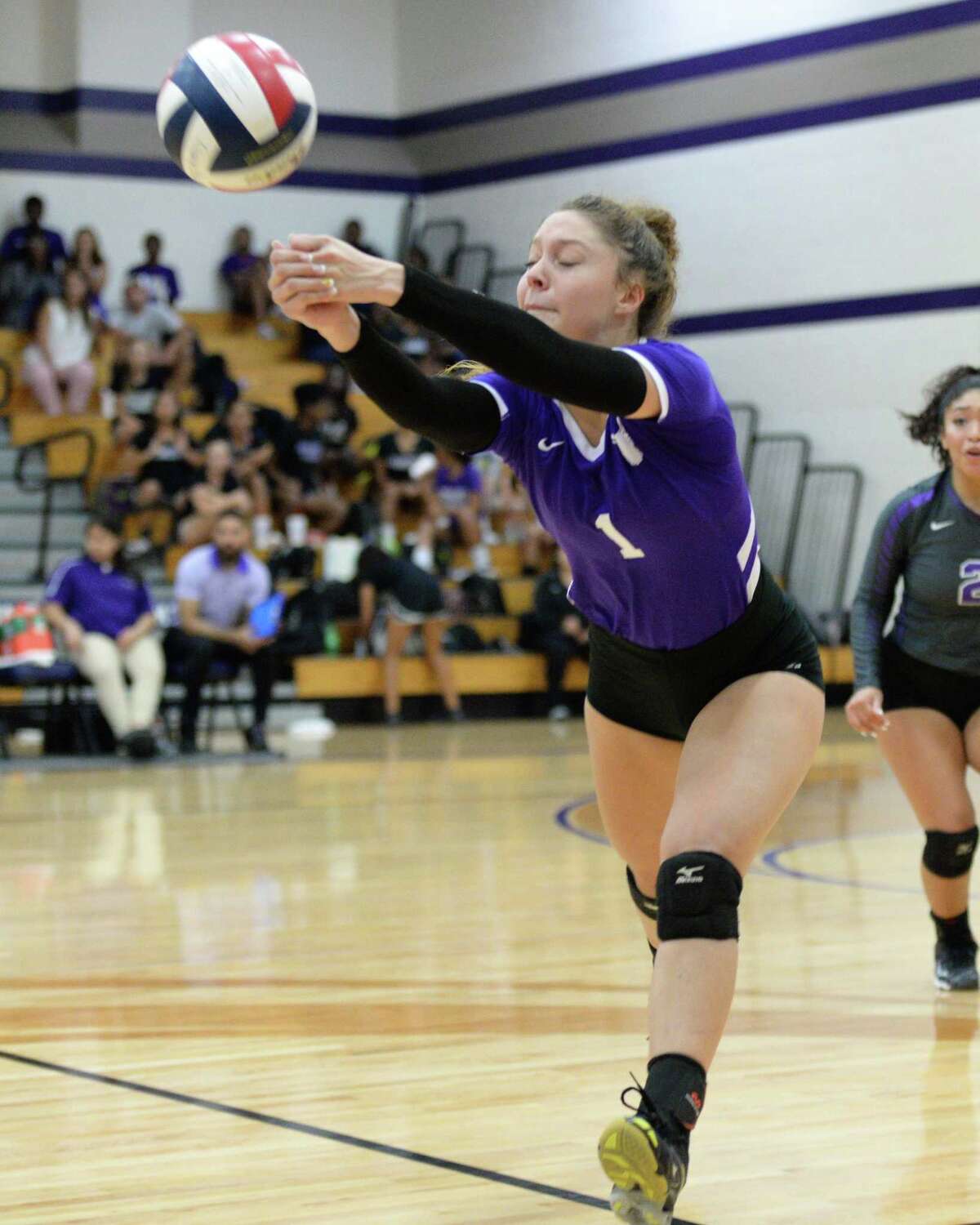Morton Ranch, Stafford volleyball match brings together coaching sisters