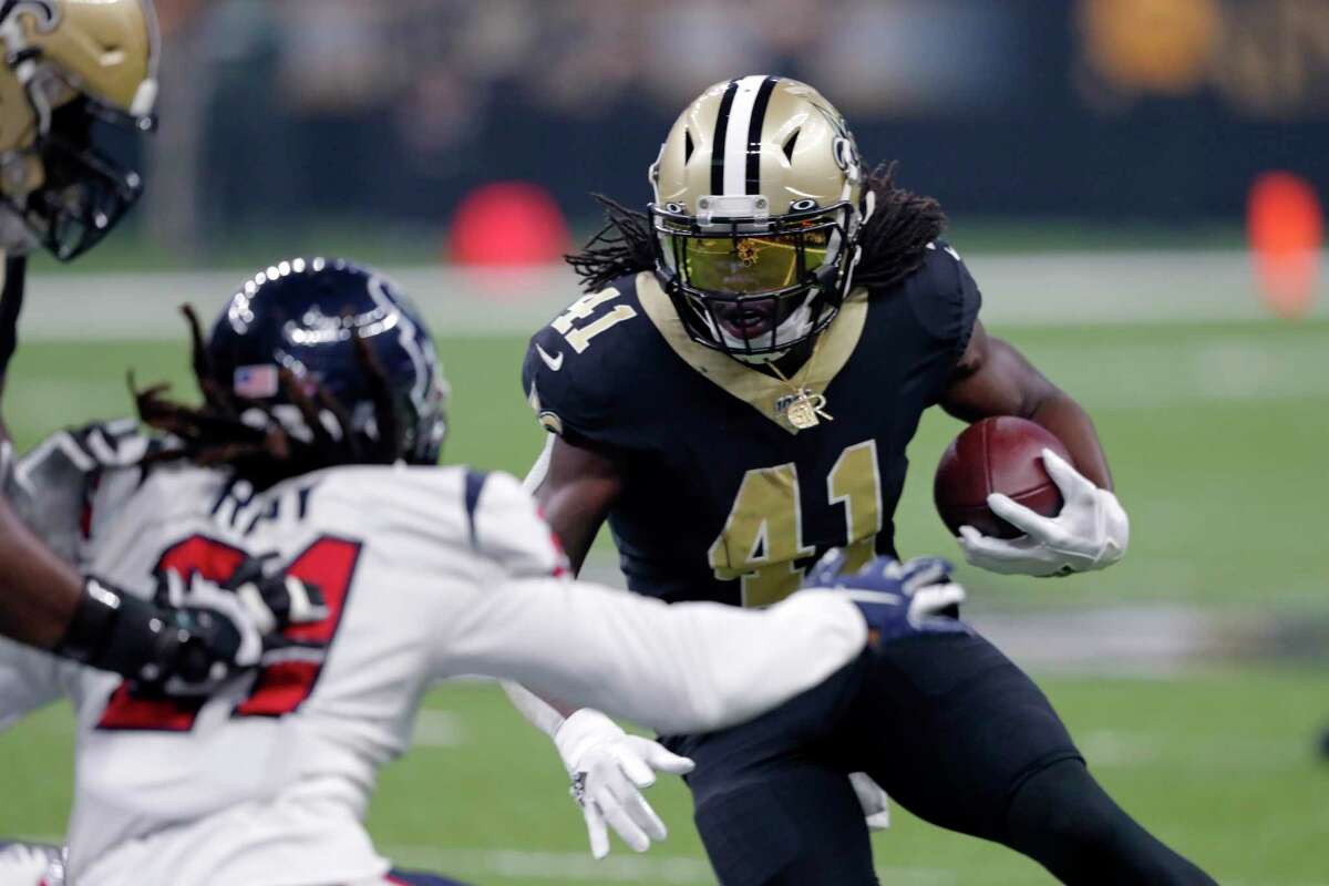 NFL Senior VP of Officiating owns Saints - Texans replay gaffe