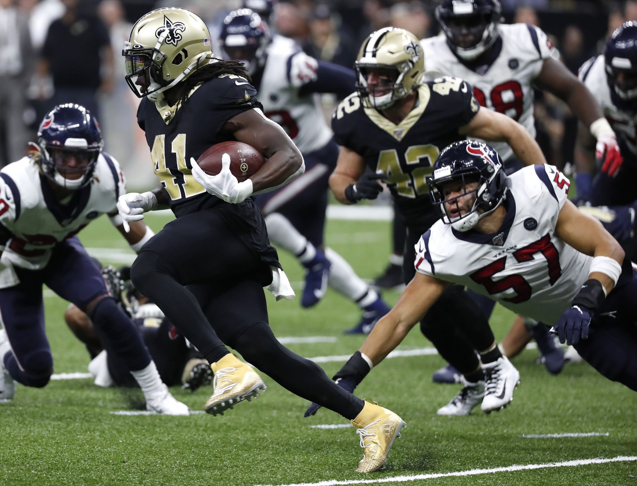 New Orleans Saints defensive tackle Shy Tuttle (99) warms up