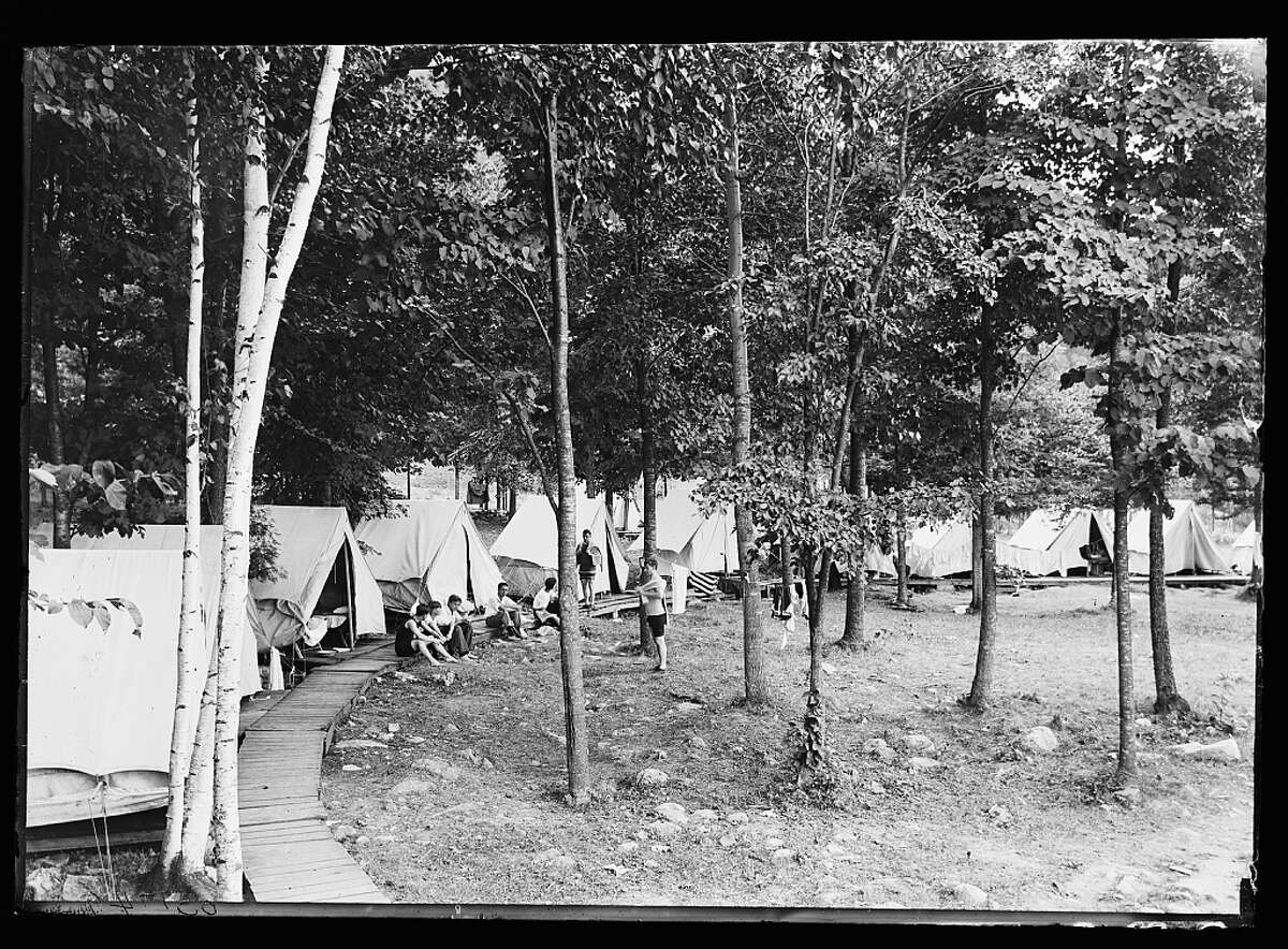 What was life like in the Adirondacks back in the day? Keep clicking. Camping in the woods, between 1900 and 1915. Detroit Publishing Co.