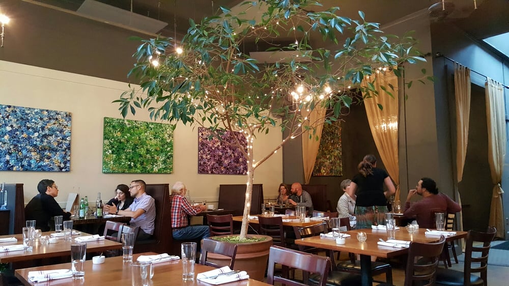 25 Fremont happy hours