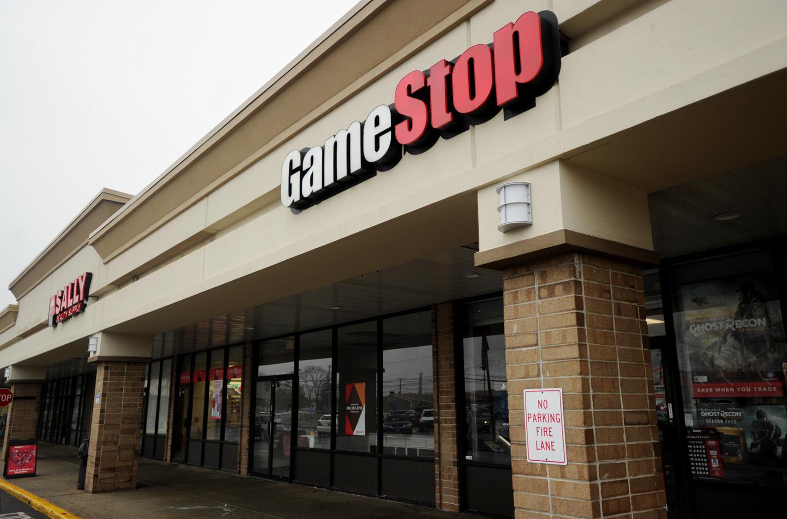 GameStop to close up to 200 stores - Connecticut Post