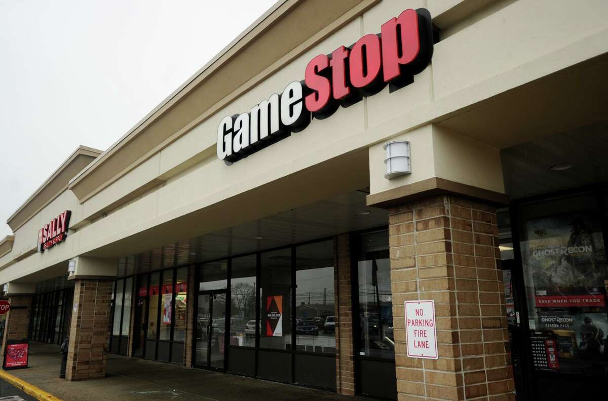 Gamestop To Close Up To 200 Stores