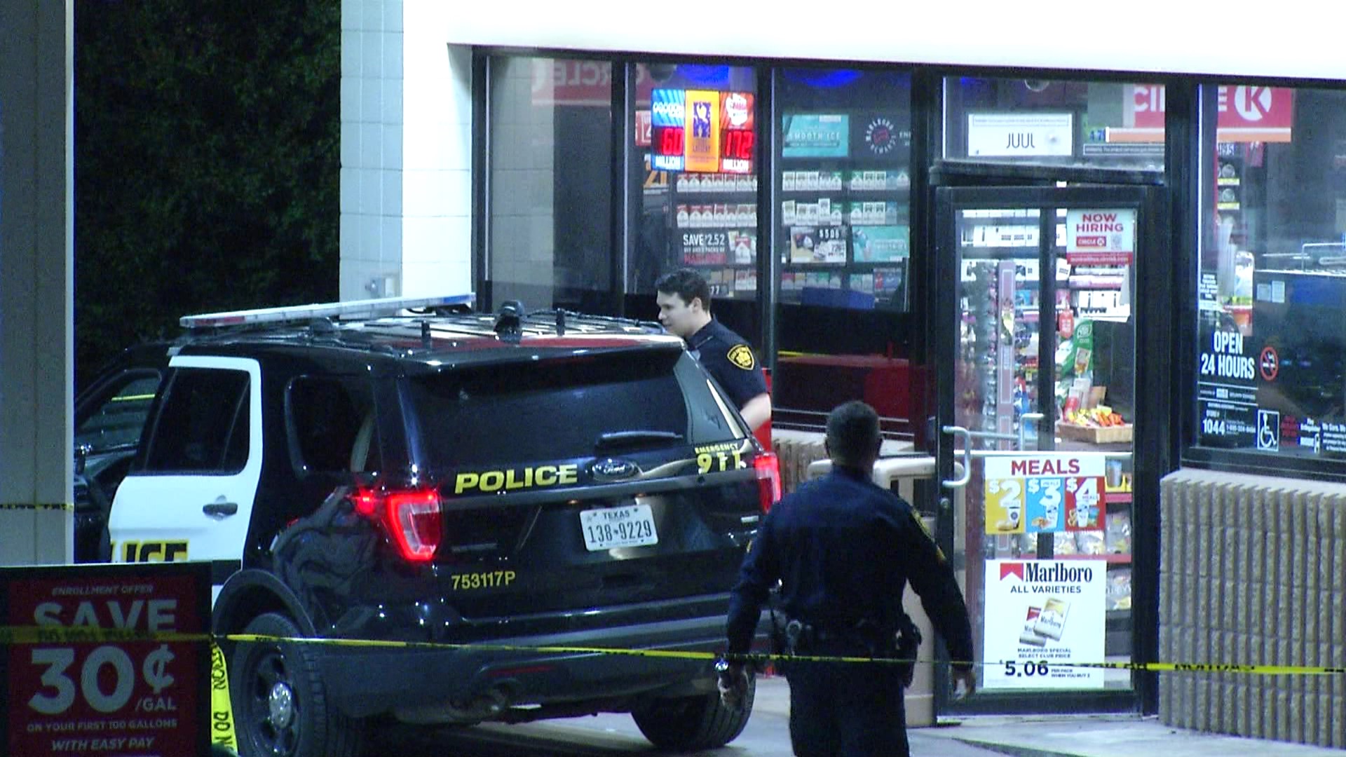 Police looking for suspect in Circle K armed robbery