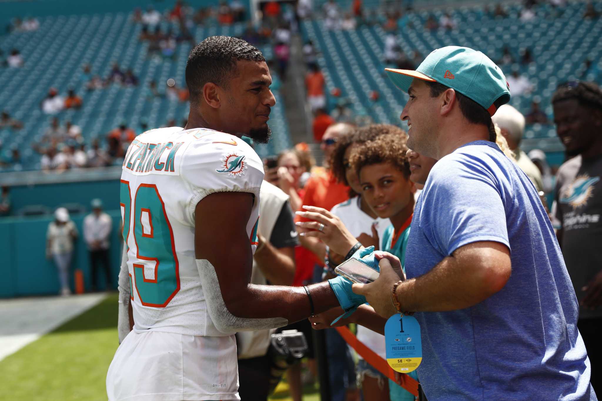 Wilson: Should Texans pursue trade for Dolphins' Minkah Fitzpatrick?