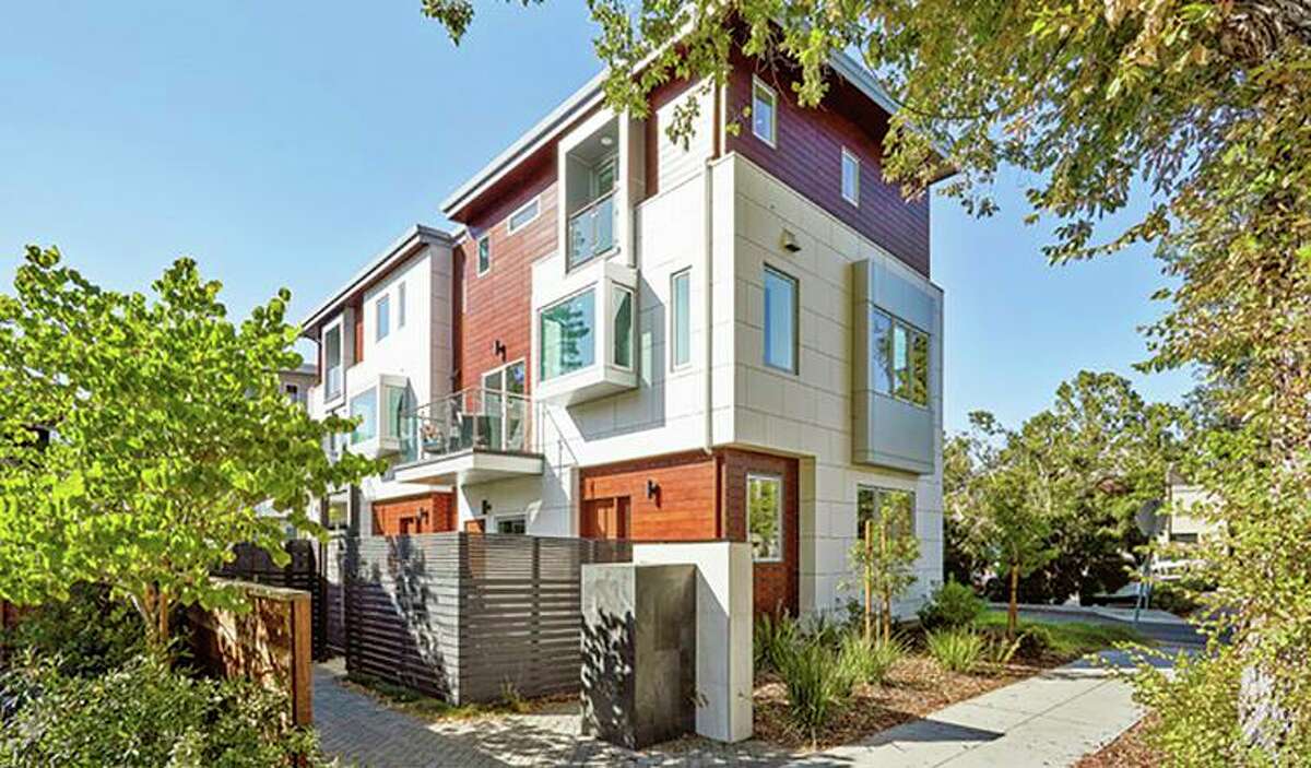 Townhomestyle condo in Menlo Park’s Allied Arts area open Sunday
