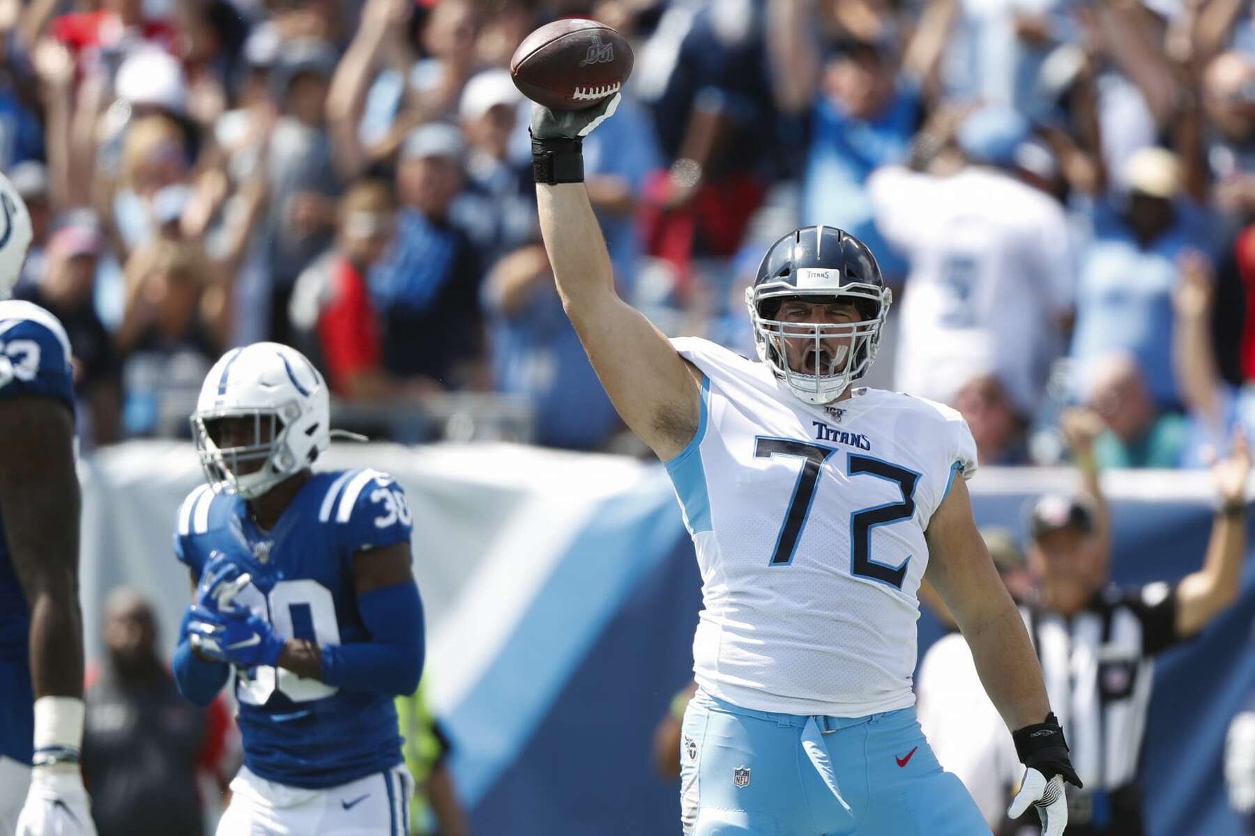 David Quessenberry gets a TD in Titans-Colts game