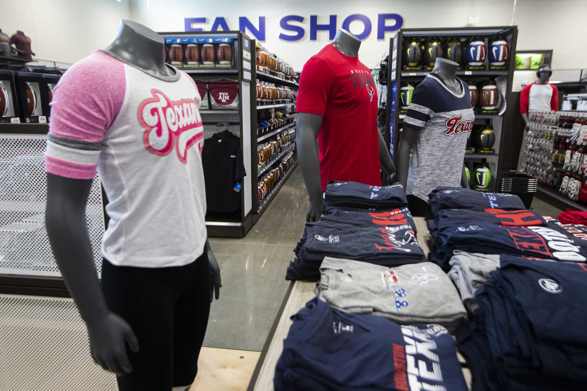Academy Sports and Outdoors opens for fans to buy Astros