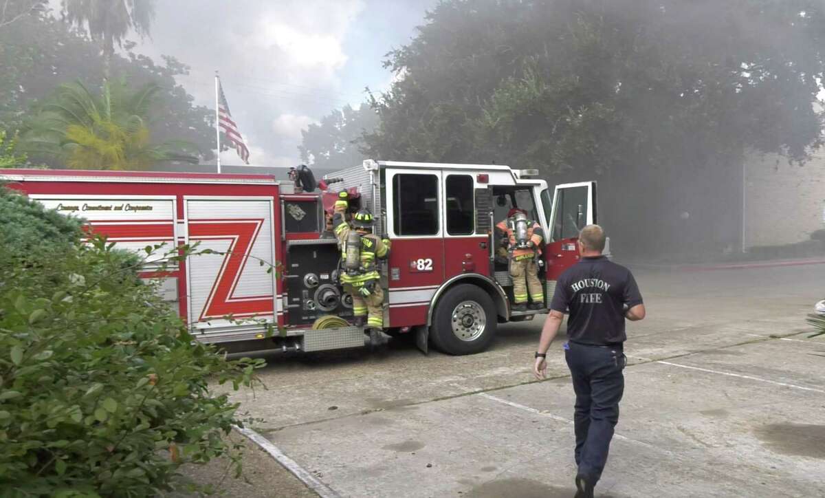 Firefighters tackle apartment fire in southwest Houston