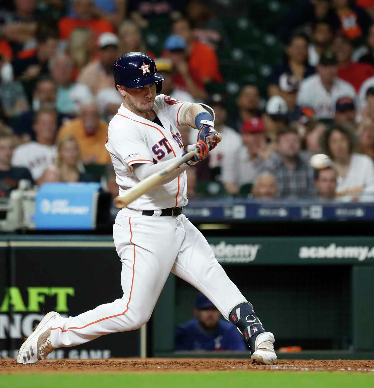 Astros' Justin Verlander gets home run support in win over Rangers