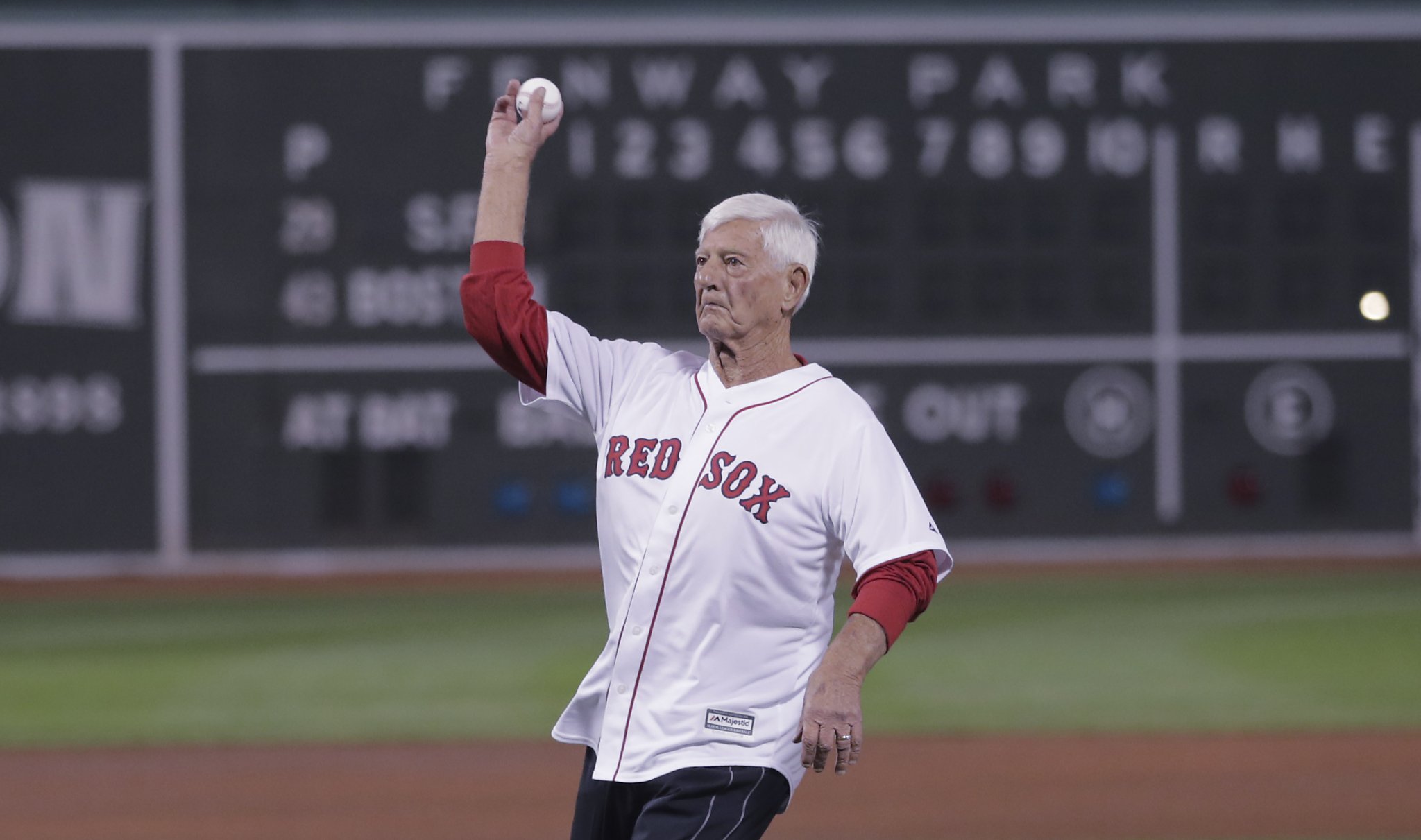 Red Sox Legend Carl Yastrzemski Throws Out First Pitch to Grandson Mike -  Stadium