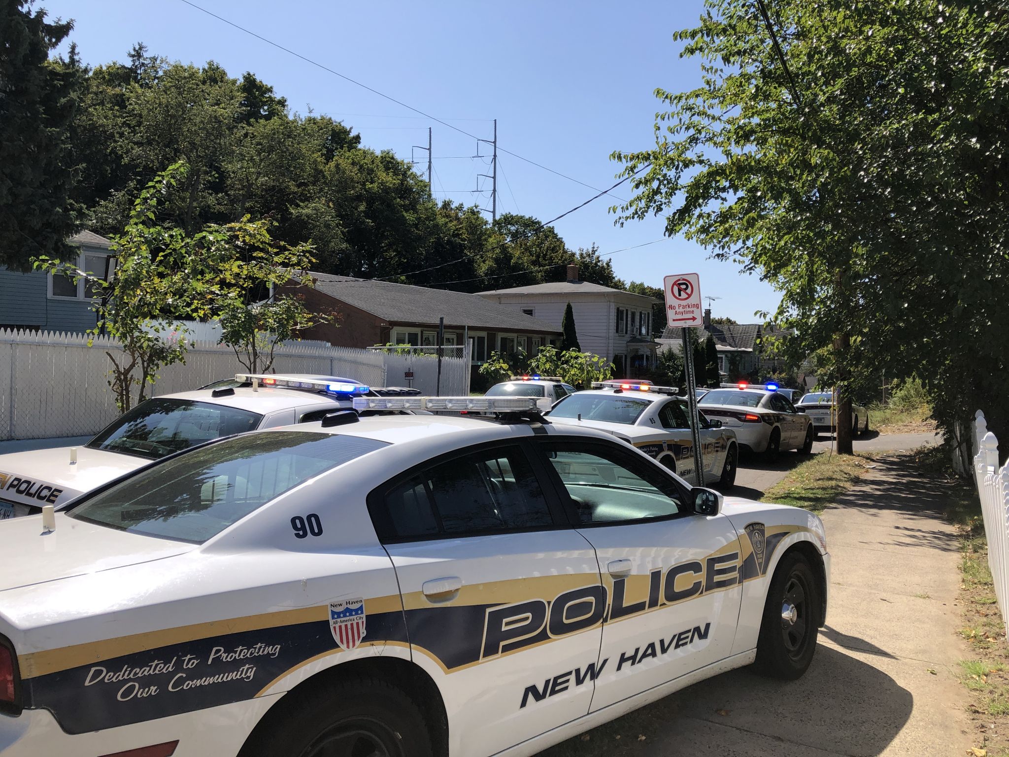 New Haven bank robbery suspect in custody after standoff