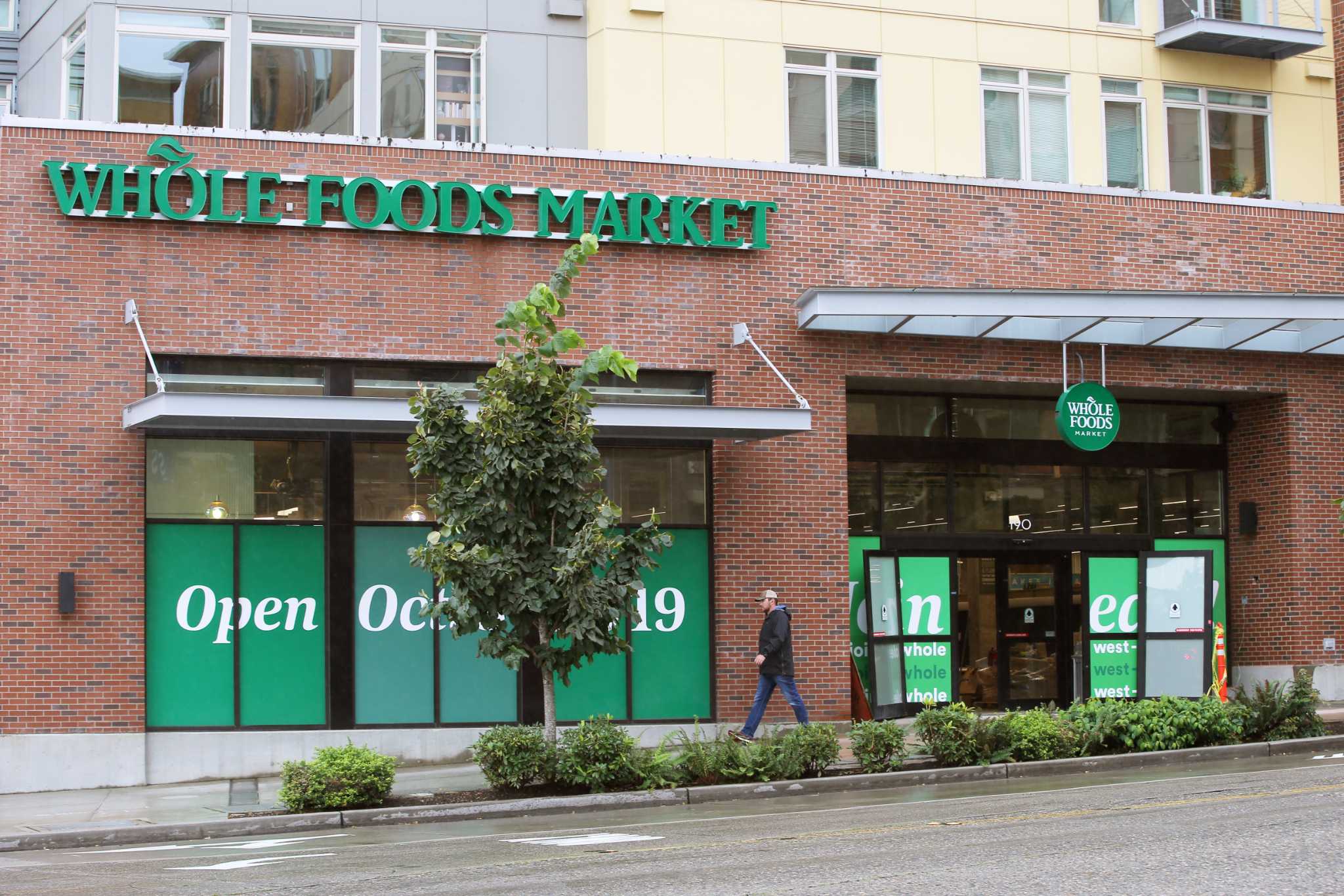 Whole Foods makes its long awaited debut in West Seattle