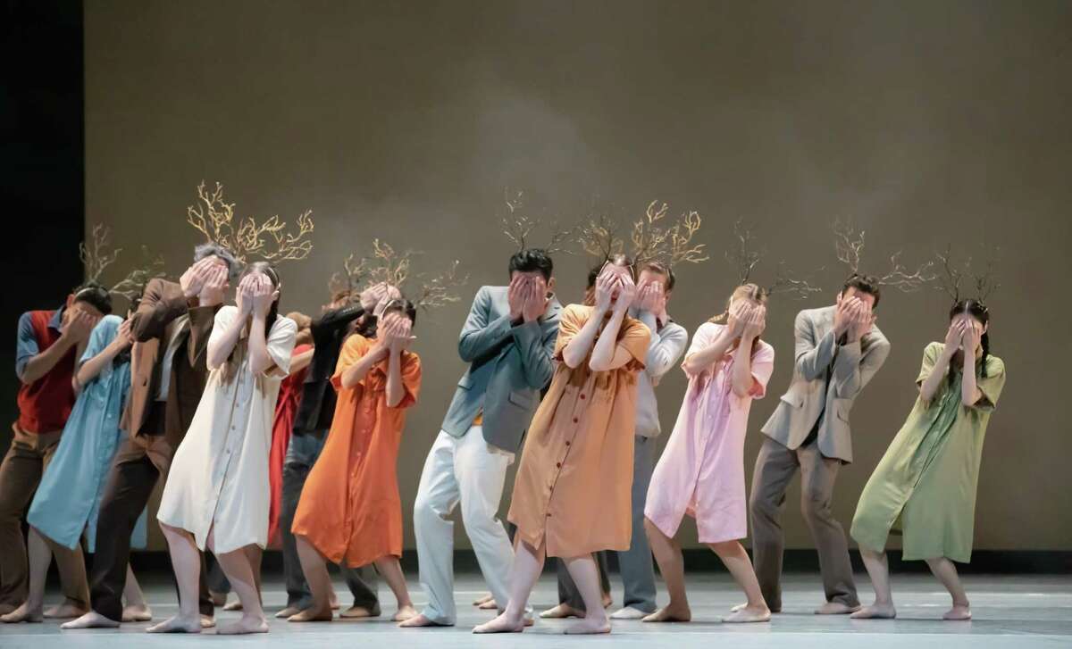 Artists of Houston Ballet in Disha Zhang's "Elapse."