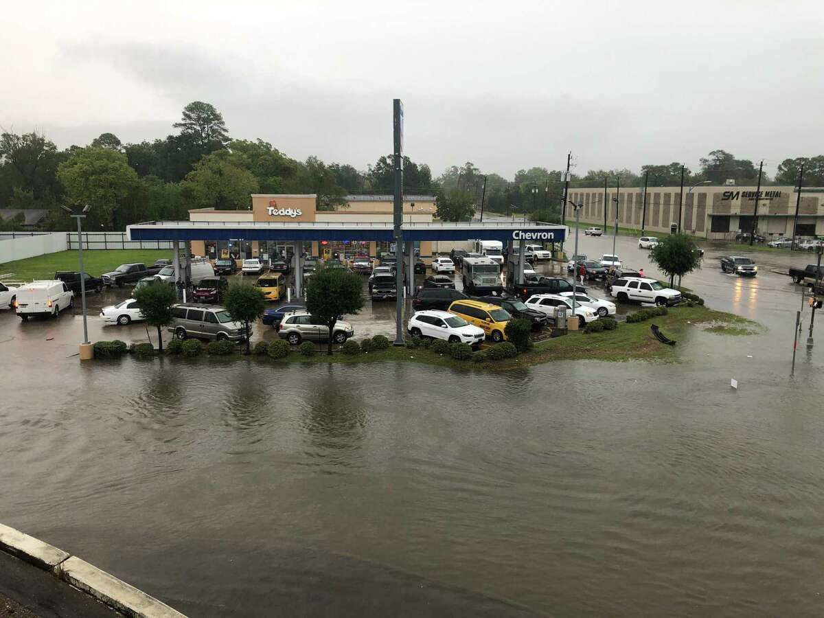 Mattress Mack again offers refuge to Houstonians impacted by Tropical Storm  Imelda - The Washington Post