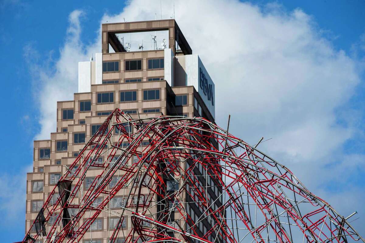 Officials Scaffolding cleanup to close road in front of AT&T building