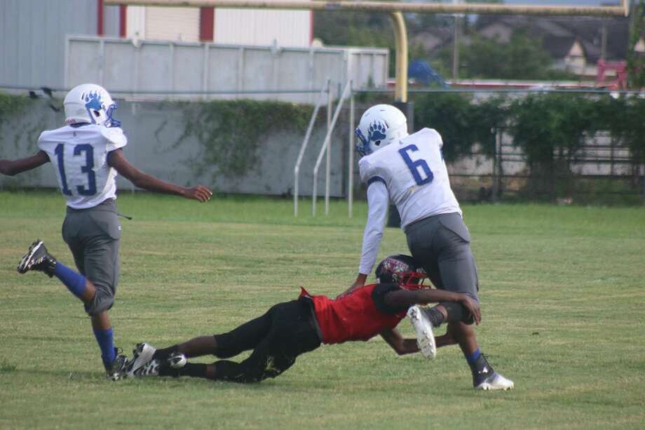 Queens Thompson And Beverly Hills Are Remaining Unbeaten Football