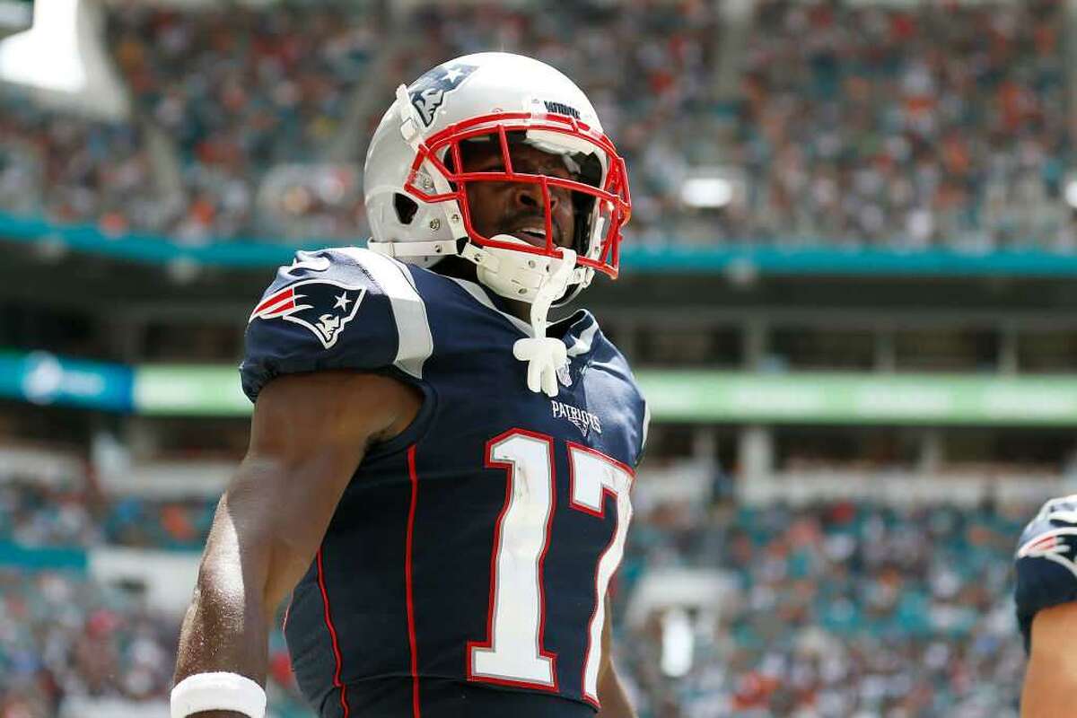 Patriots Sign Antonio Brown