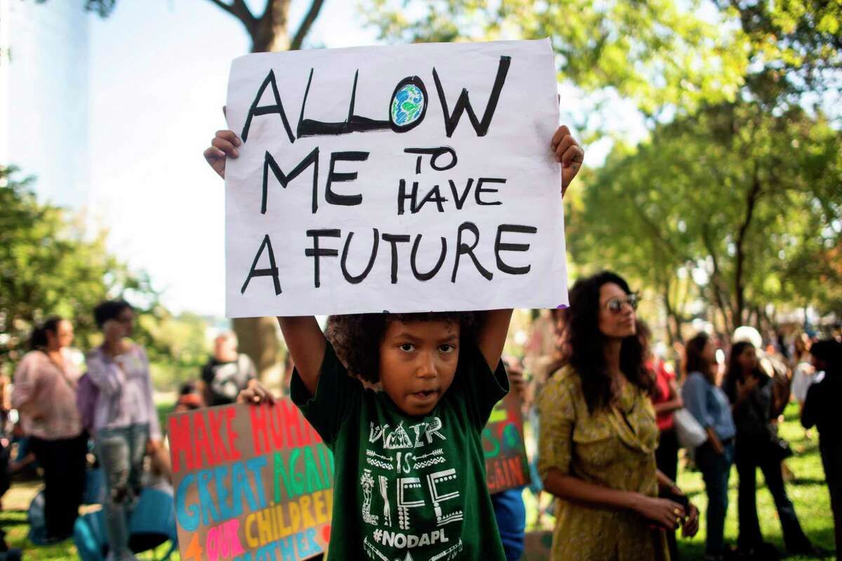 Students participate in the Global Climate Strike march on September 20, 2019 in New York City. - Crowds of children skipped school to join a global strike against climate change, heeding the rallying cry of teen activist Greta Thunberg and demanding adults act to stop environmental disaster. It was expected to be the biggest protest ever against the threat posed to the planet by climate change.