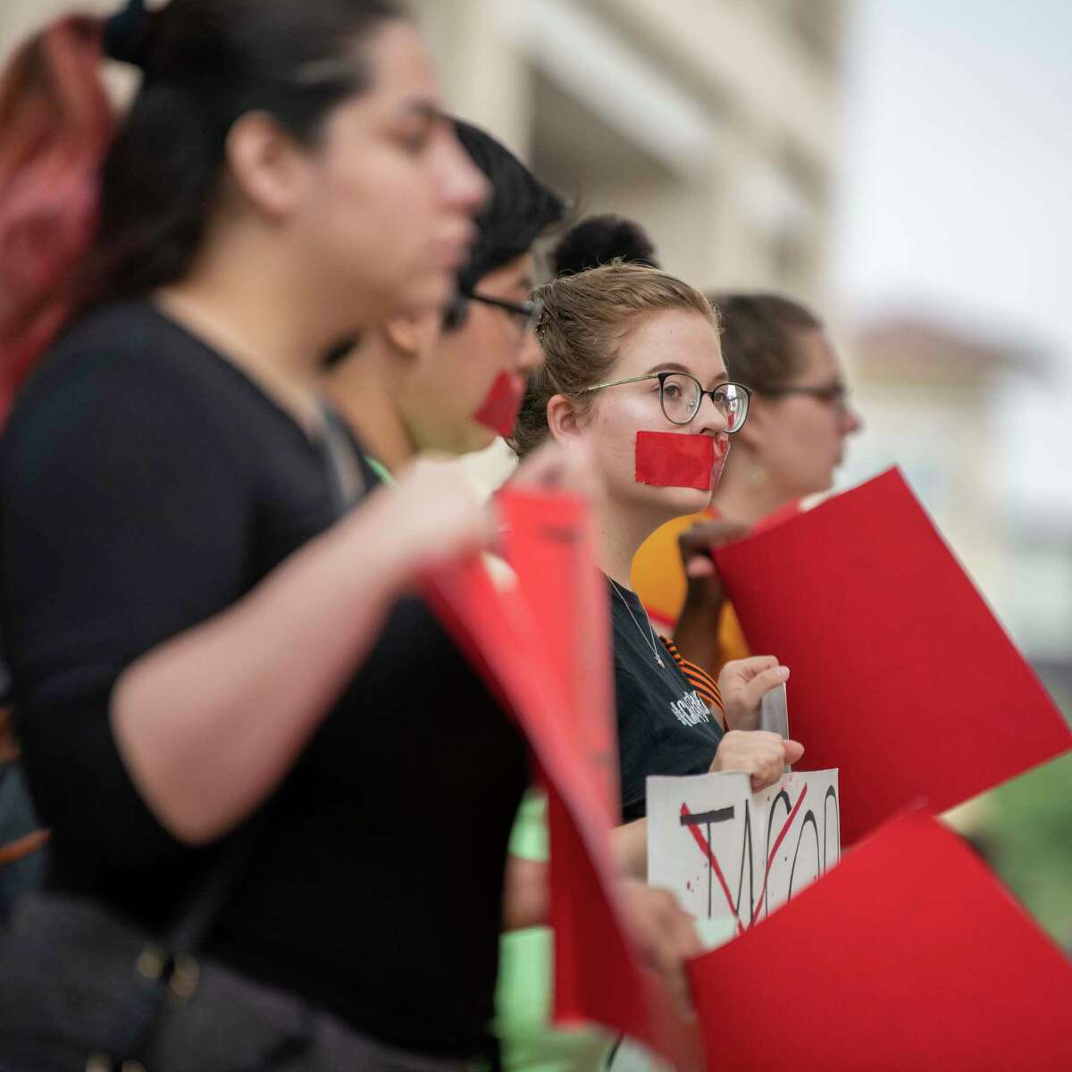 UTSA students in May gather to decry what they consider a rape culture. A reader praises the university for adopting a rule that deals with violent offenders.