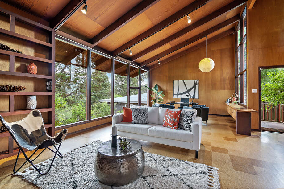 $789K mid-century chalet may be the coolest one-bedroom home in Oakland ...