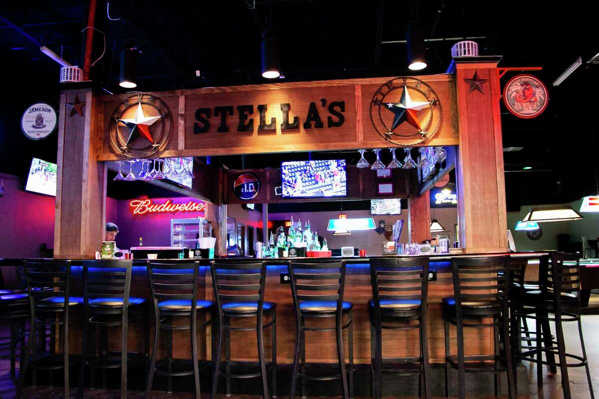 New Atascocita bar Stella’s aims to offer mature environment