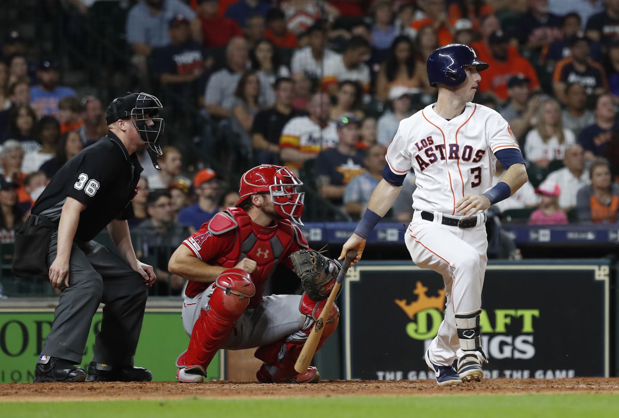 Astros insider: Yuli Gurriel, a scoop machine at first base