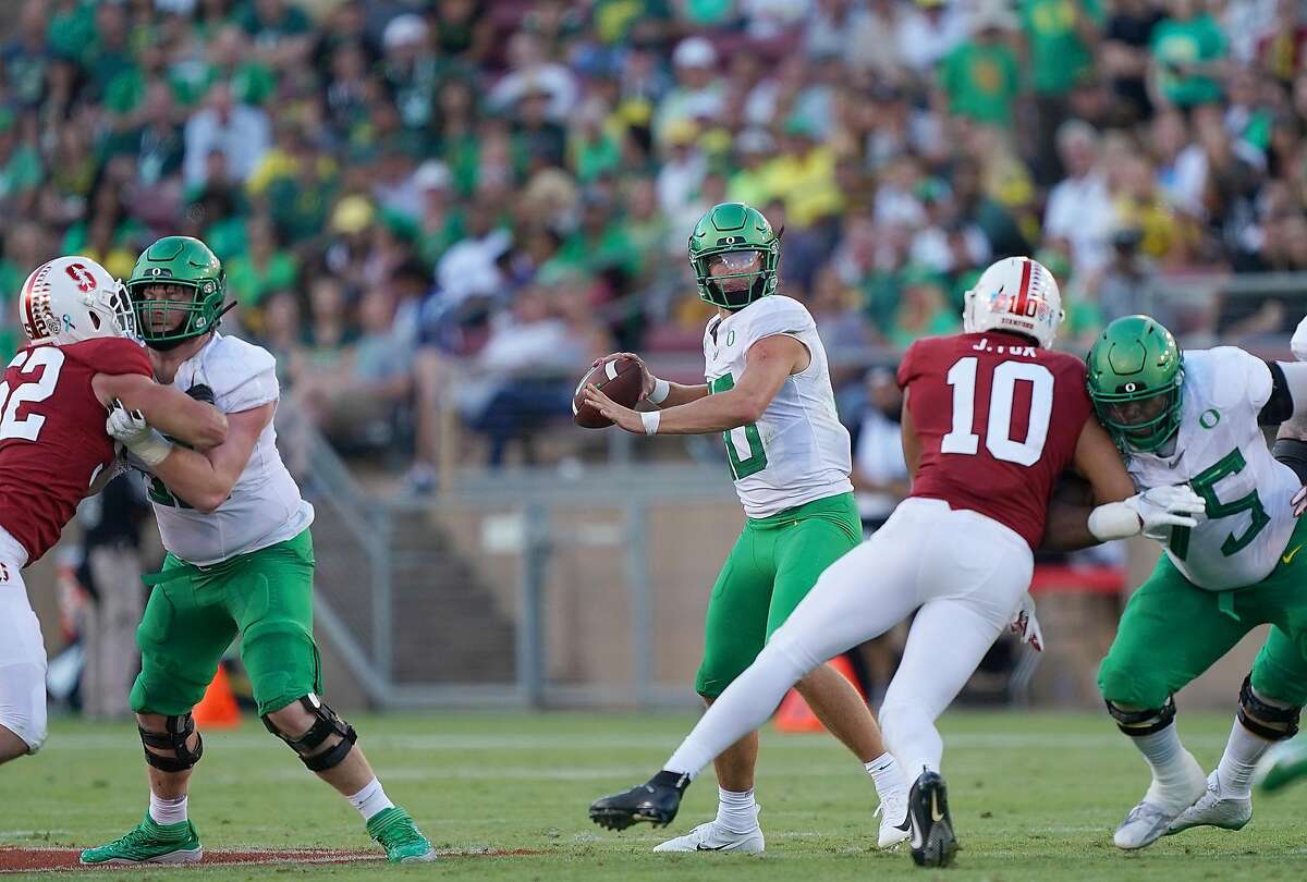 1. Oregon Ducks The Ducks continued to roll with a 21-6 win over a struggling Stanford squad to move to 3-1 on the season. Since their season-opening loss to now No. 7 Auburn, Oregon hasn't allowed a touchdown, while Justin Herbert has thrown for 13 touchdowns and no interceptions without his top receivers. If Herbert and the defense can continue to play at a high level, the Ducks are going to be very hard to stop. They get a bye week to rest up for what's sure to be a slugfest against a tough Cal team. 