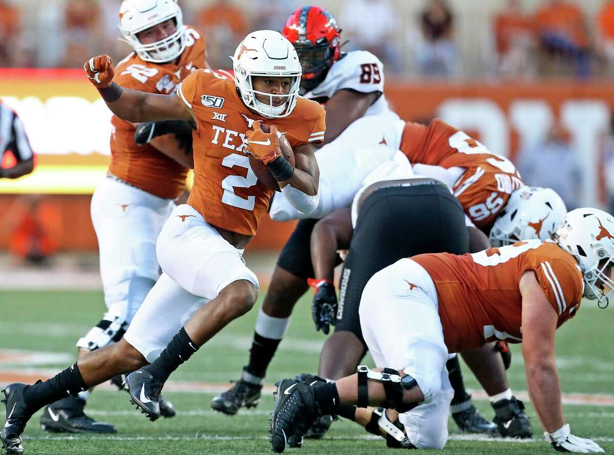 Roschon Johnson Committed To RB For Rest Of Season At Texas