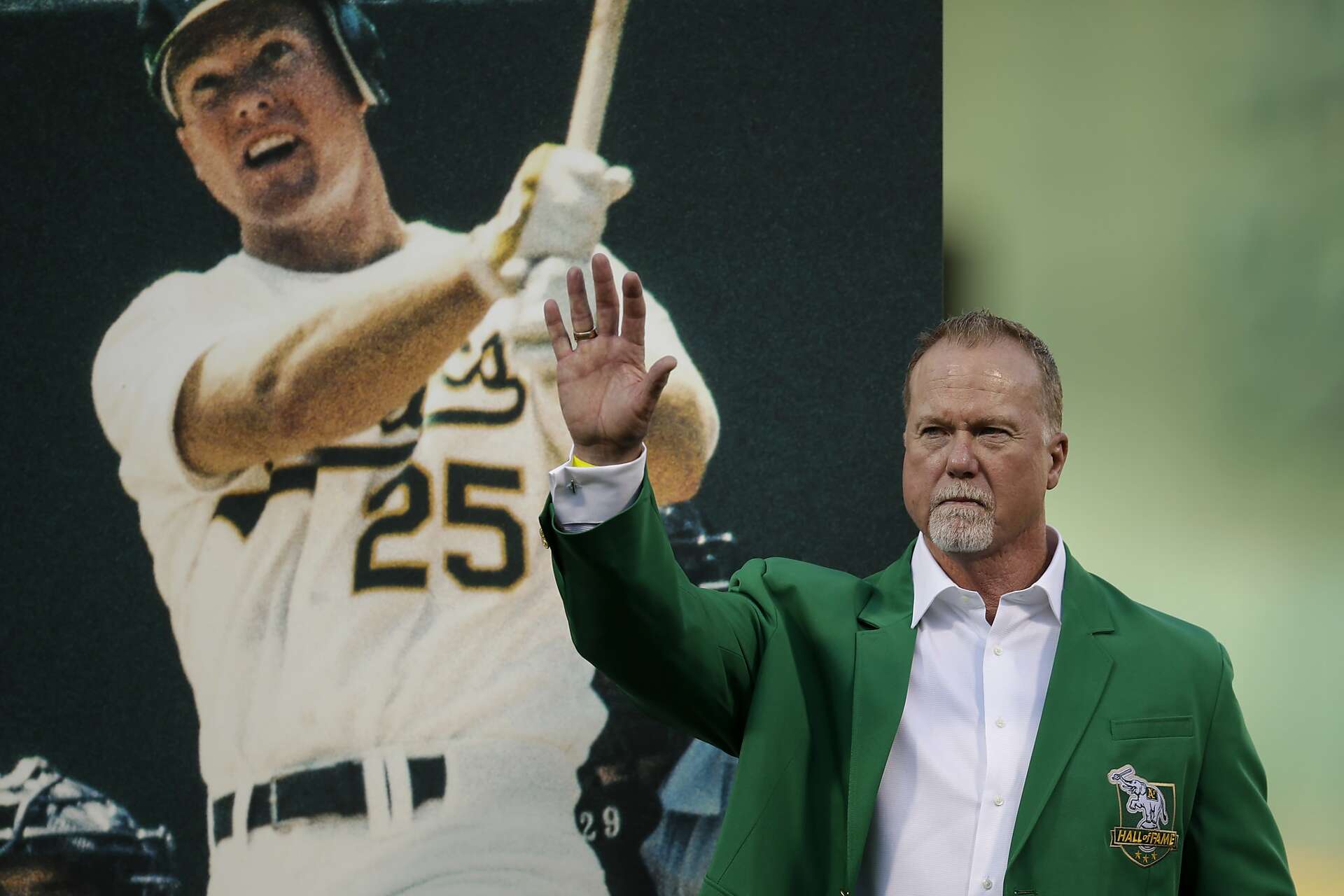 Mark McGwire among five inducted into A's Hall of Fame: 'I'm blessed'