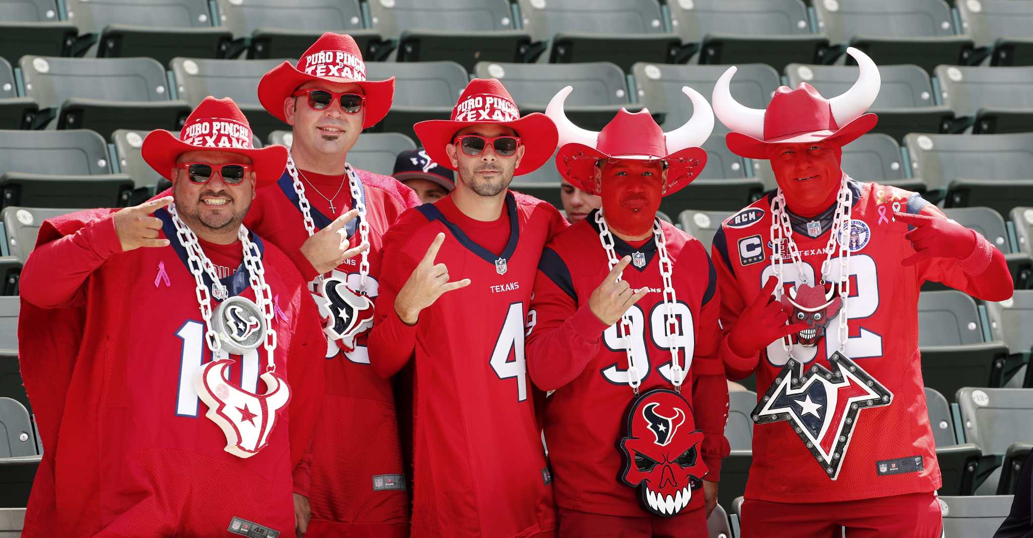 Houston Texans quarterback Deshaun Watson (4) greets wide receiver Kenny  Stills (12) before an NFL football game against the Tennessee Titans  Sunday, Oct. 18, 2020, in Nashville, Tenn. (AP Photo/Mark Zaleski Stock  Photo - Alamy