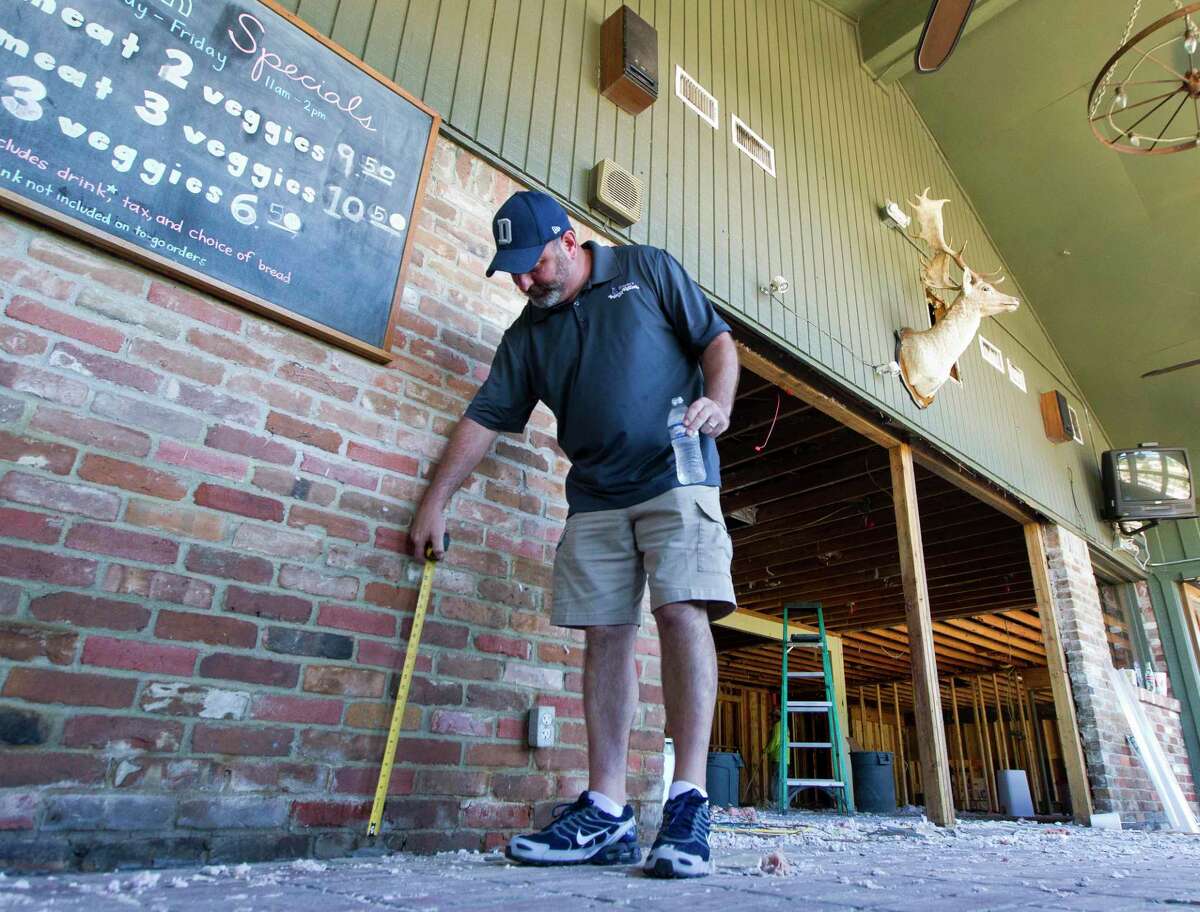 Conroe S Buster Bowers Owner Of Vernon S Kuntry Katfish Dies