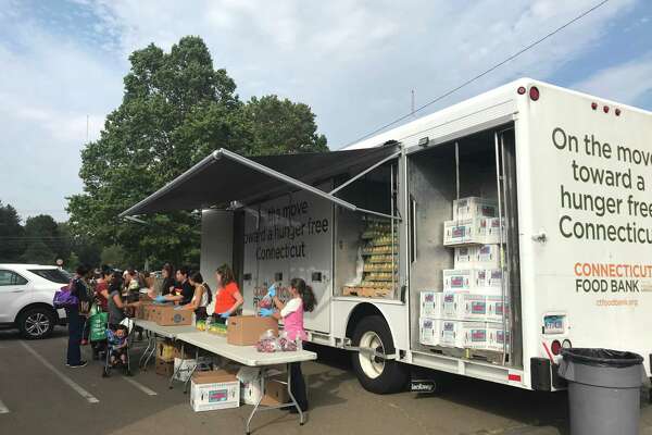 Hamden Schools Farmers Market Offers Families Free Nutritious