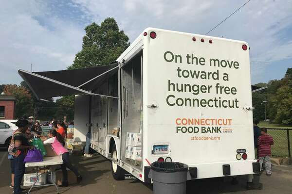 Hamden Schools Farmers Market Offers Families Free Nutritious