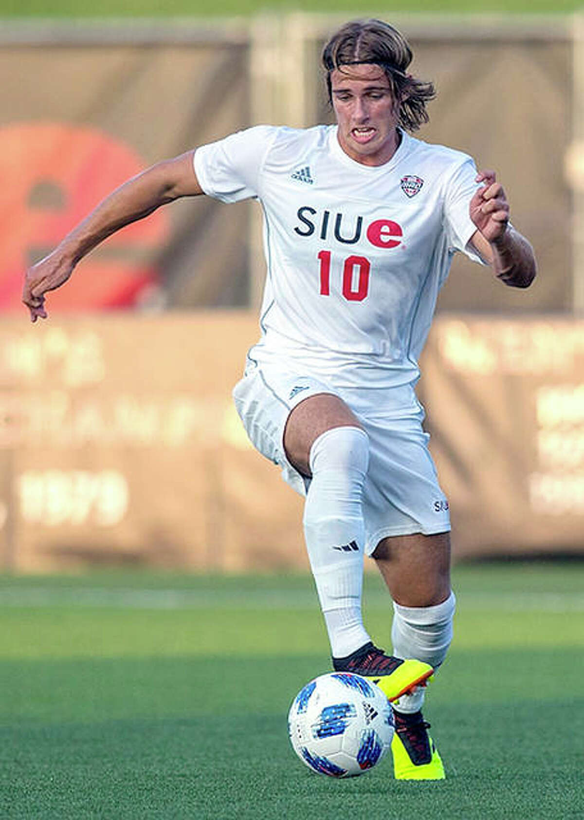 SIUE’s Jorge Gonzalez scored in the 79th minute Tuesday to send the Cougars to a 1-0 win over UMKC Tuesday in Kansas City.