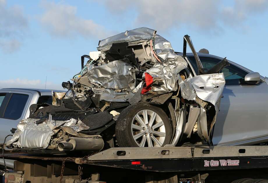 Wrecks slow traffic to a crawl across Baytown area Interstate 10, Highway 146, U.S. 90