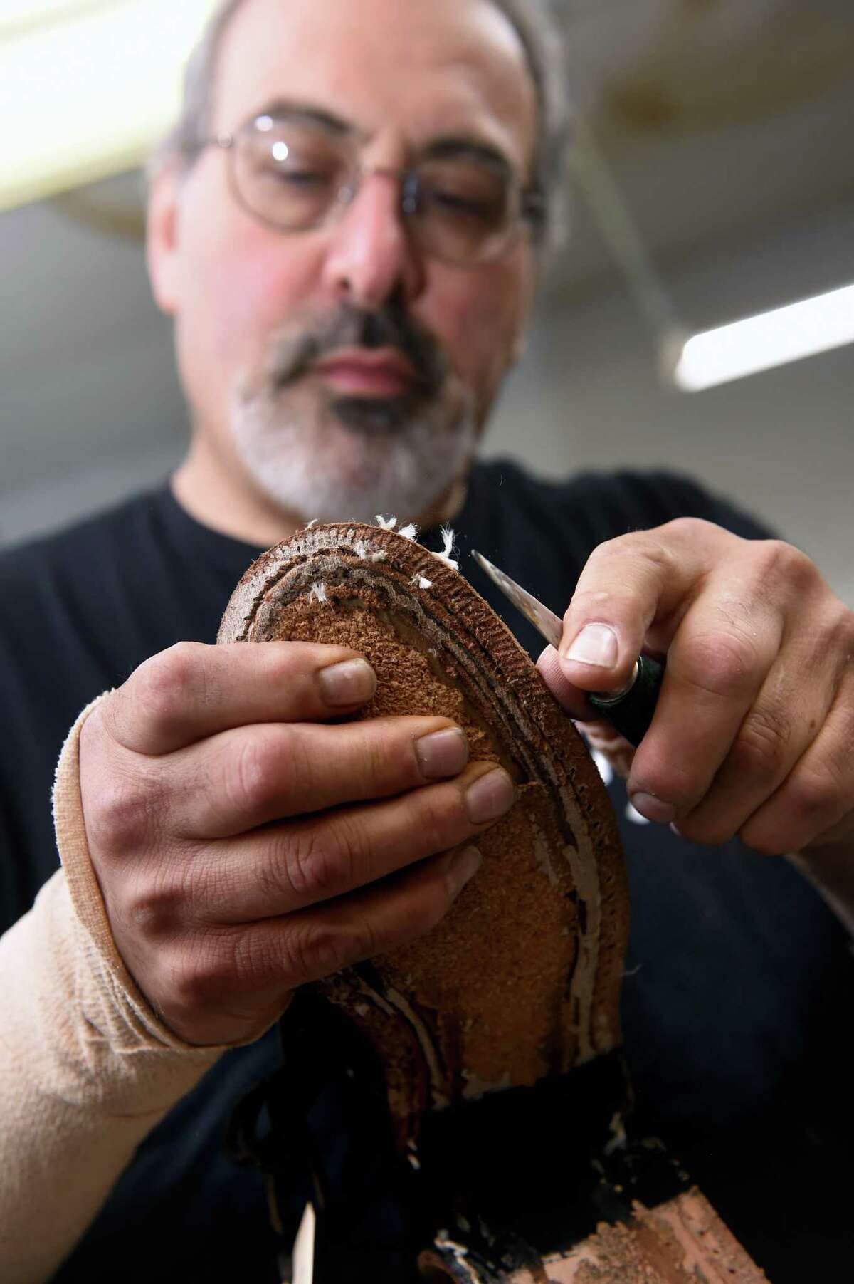 2 CT cobblers still practice art of shoe repair