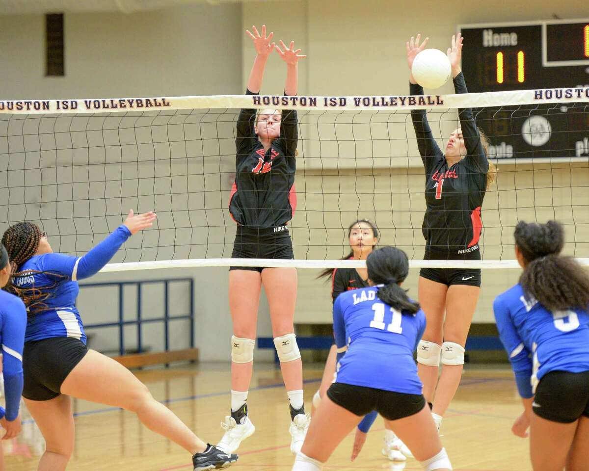 Volleyball: Bellaire Lady Cardinals continue to roll through district play