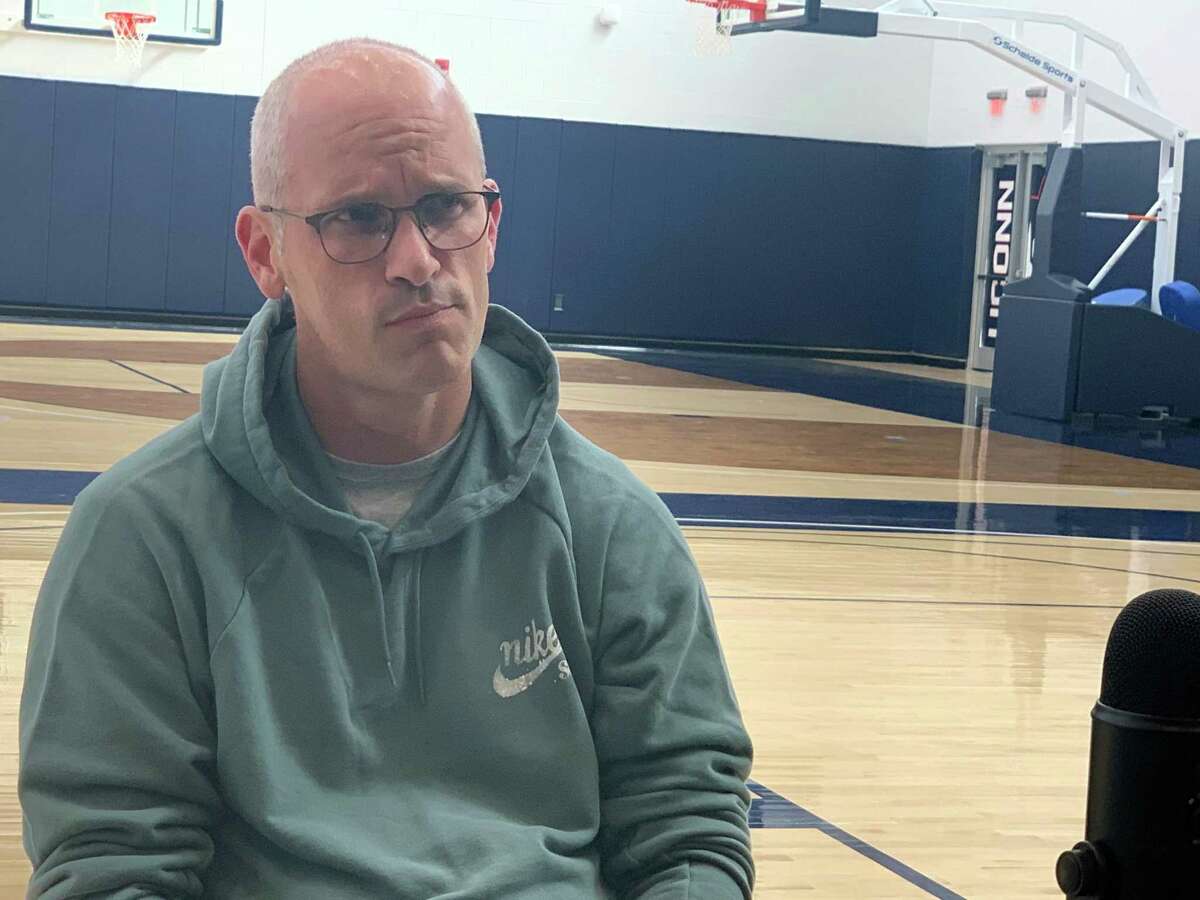 UConn men’s basketball coach Dan Hurley said on Monday that he prefers to play scrimmages behind closed doors — where coaches can stop play and give extra emphasis to certain facets of their team.